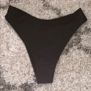 High wasted black bikini bottoms!